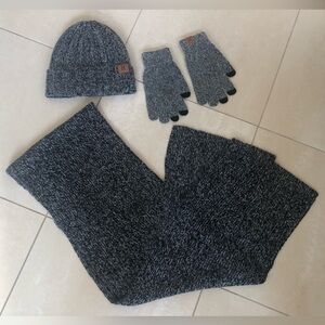 NWT. 🧣🧤💂‍♂️ Super Soft Three-Piece Hat, Long Scarf, and Gloves Set.